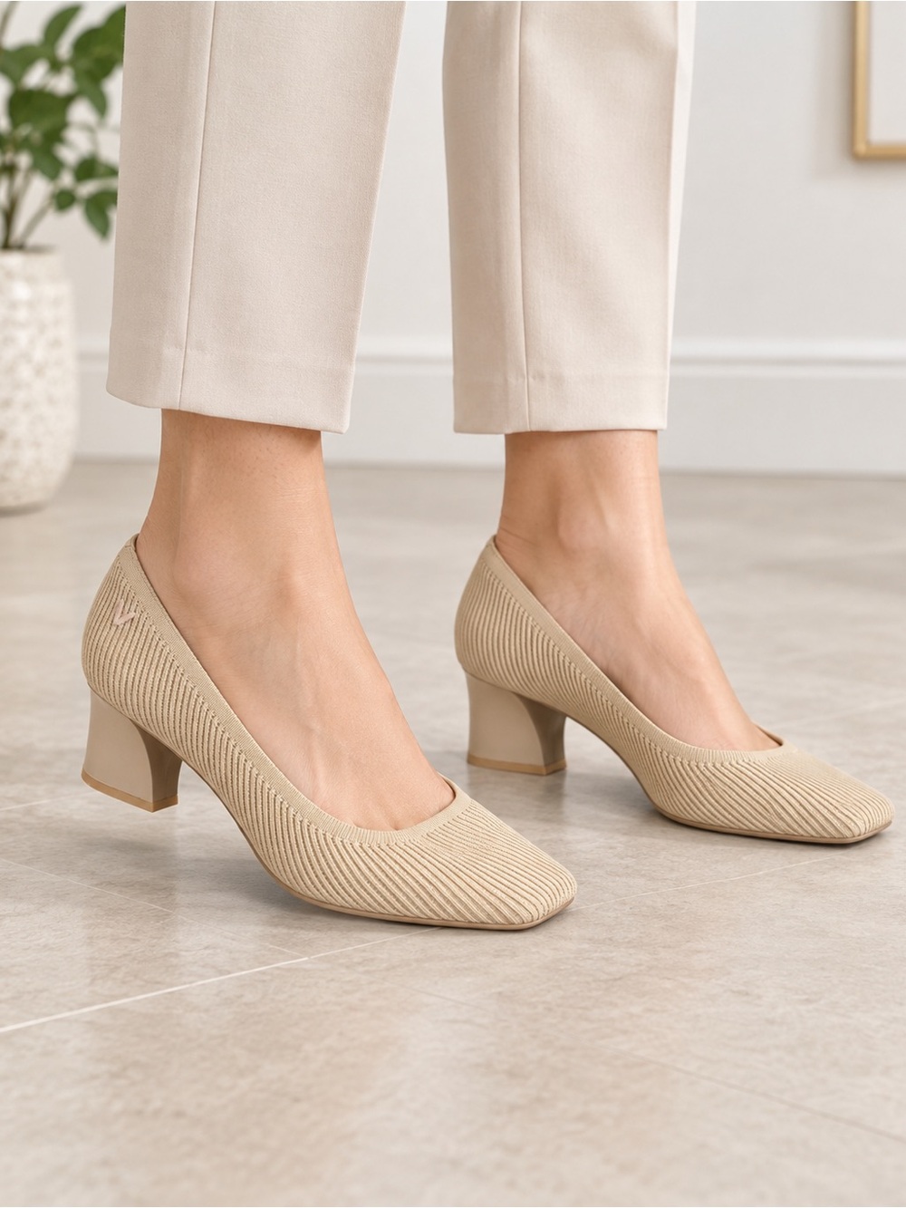 VIVAIA Melody 2.0 Square Toe Chunky Heels Beige Knit Size 39.5 US 8.5